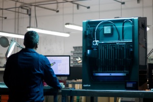 BCN3D_Epsilon_3D_Printer_IDEX_Dual_Extrusion_industrial_work_space